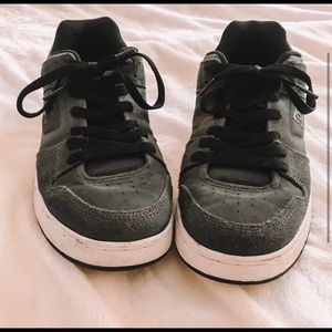 DC Sneakers